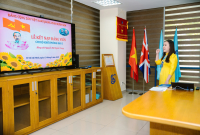 CHI BỘ KHỐI PHÒNG BAN 1 TỔ CHỨC LỄ KẾT NẠP ĐẢNG VIÊN MỚI 